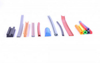 Colorful Extrusions with Various Profiles and Inline Color Differences